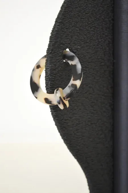 détail bijou du vase décoratif mama or not