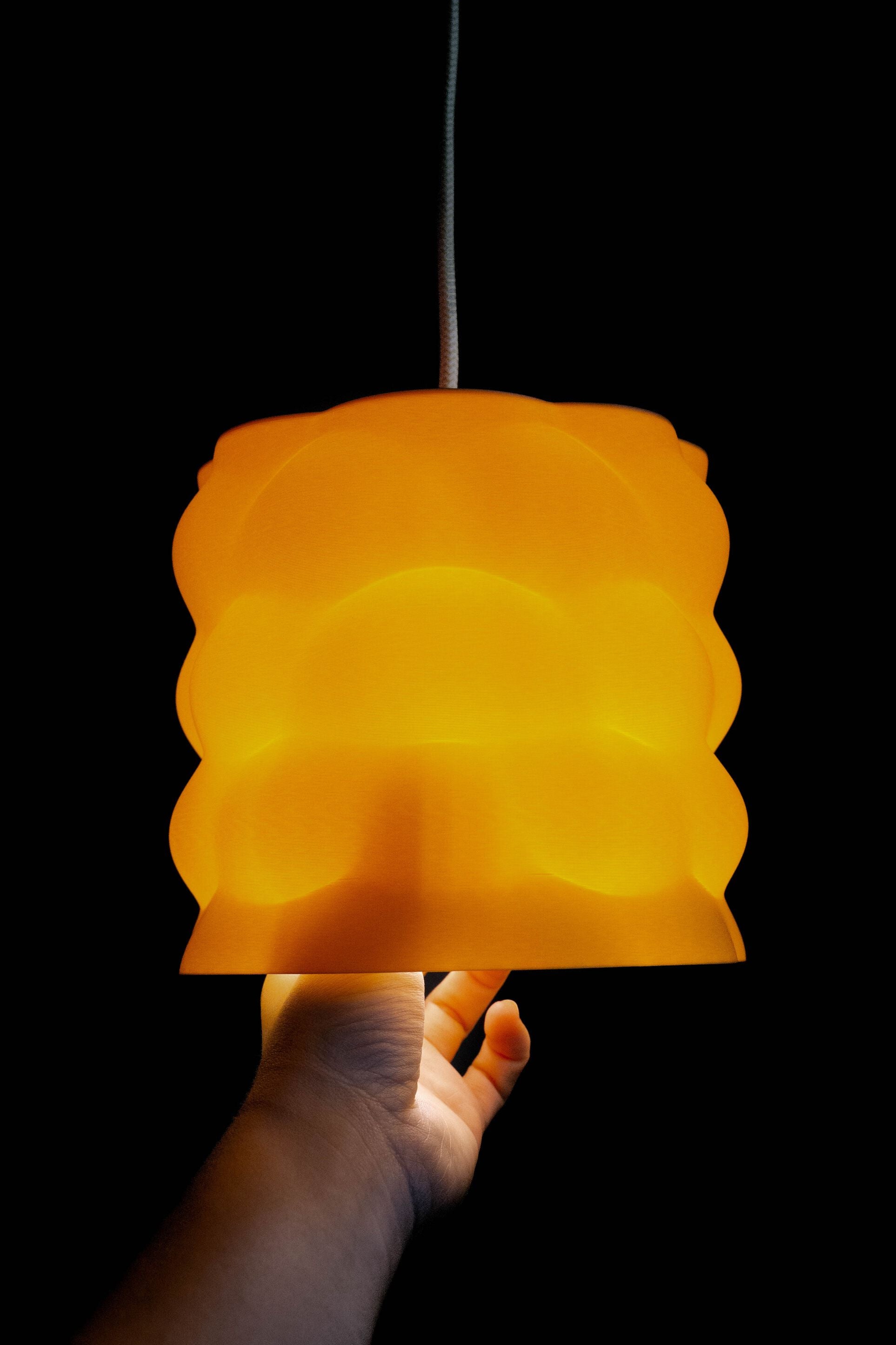 lampe suspension allumée