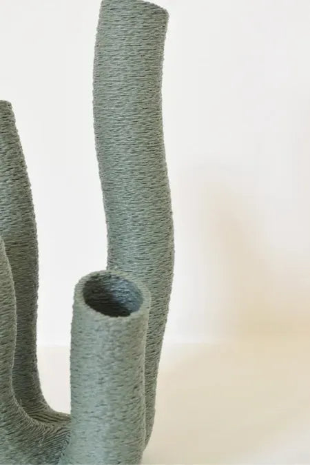 Détail du soliflore Coro vert mettant en valeur sa texture imprimée en 3D