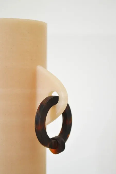 détail texture amphore beige