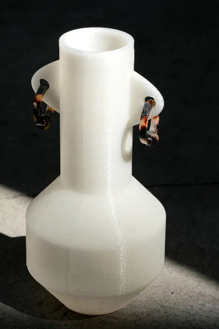 amphore 3d blanche avec bijoux