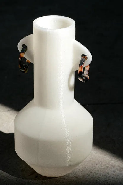 amphore 3d blanche avec bijoux