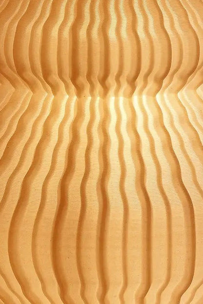 Détail de la suspension Vira fabriquée à partir de PLA et de coquilles de moules recyclées.